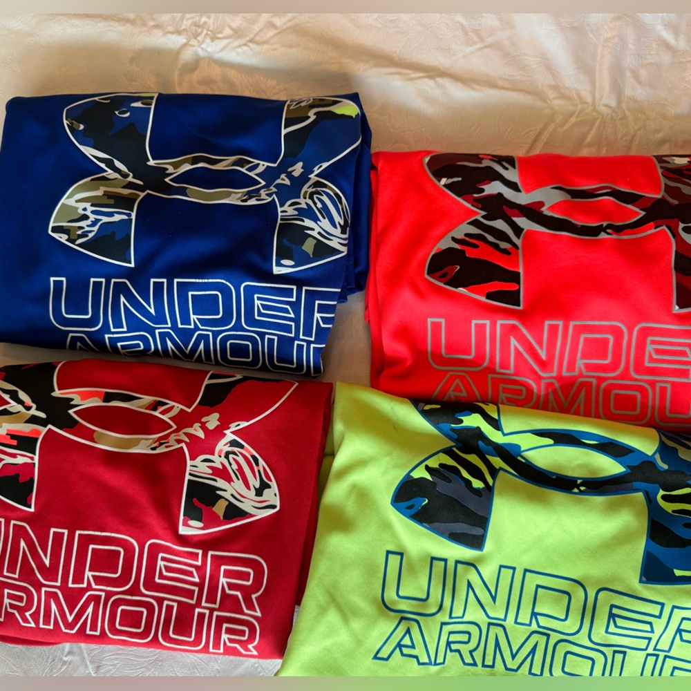 Boys Under armor dry fit shirts Youth Medium